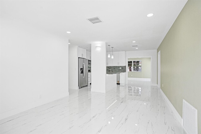 Photo - 1437 SW 1st Ave