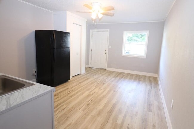 Photo - 21 Larue St
