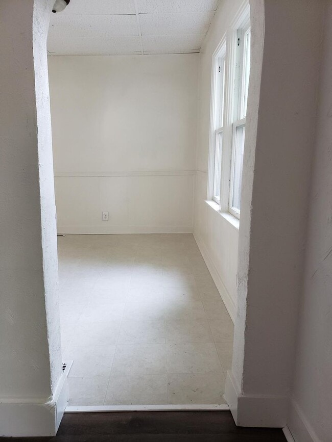 Photo - 5 Bedroom, 2 Bathroom