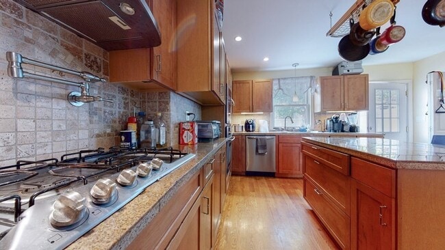 Photo - 2 Ward Ct Unit 1