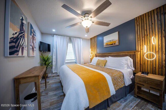 Photo - 208 Seminole Ave W Unit 4