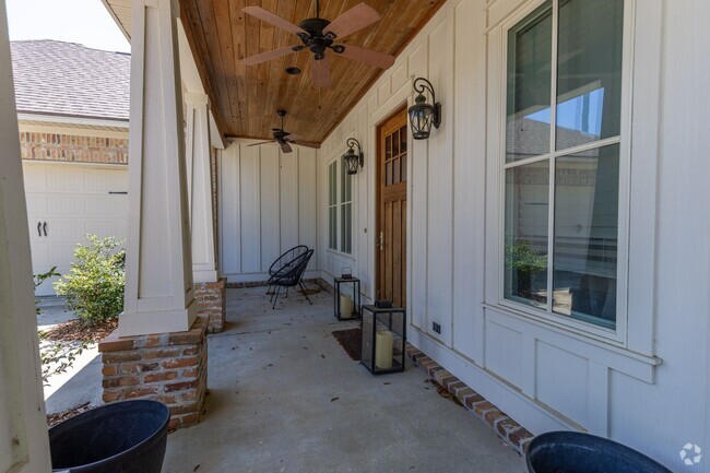 Building Photo - 4 Bedrooms, 3 bathrooms located in Fairhope! Rental