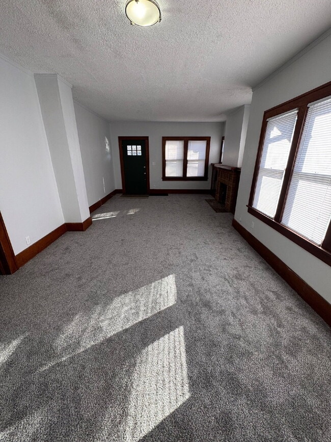 Photo - 341 N Grove Dr