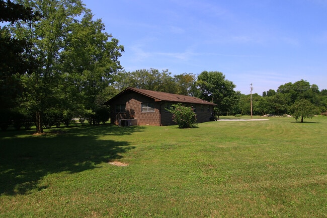 706 Cathy Ct