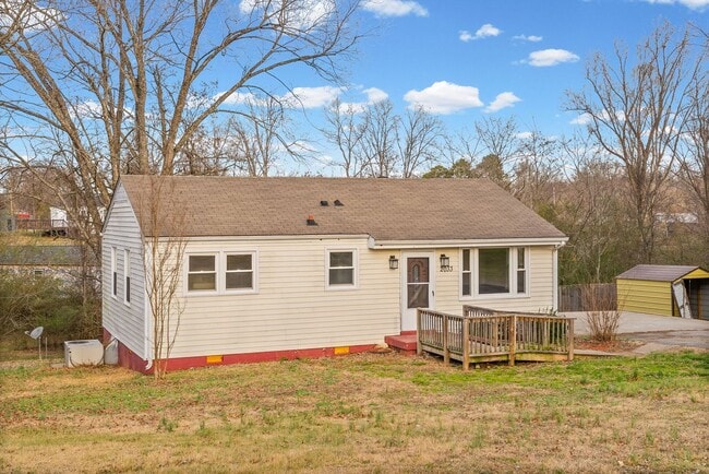 Photo - 3 Bedroom Pet Friendly Home For Rent!