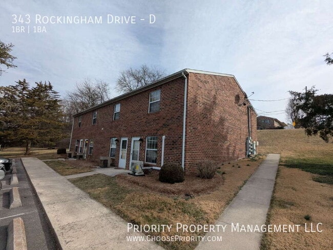 Building Photo - 343 Rockingham Dr Unit D