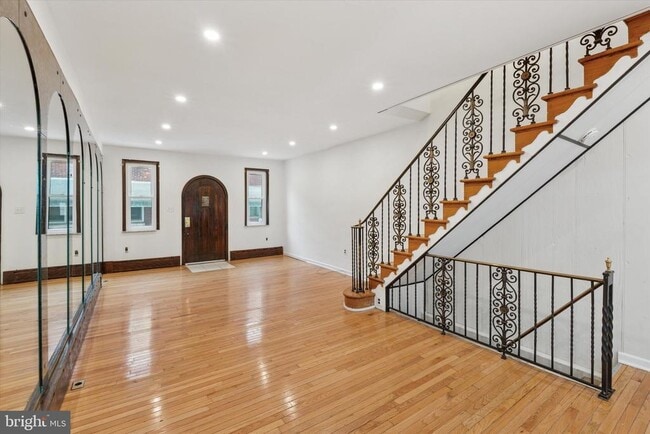 Photo - 1142 Tree St