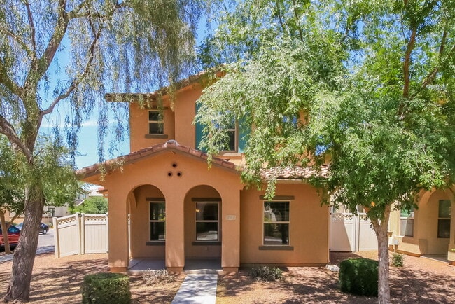 Building Photo - 899 S Pheasant Dr