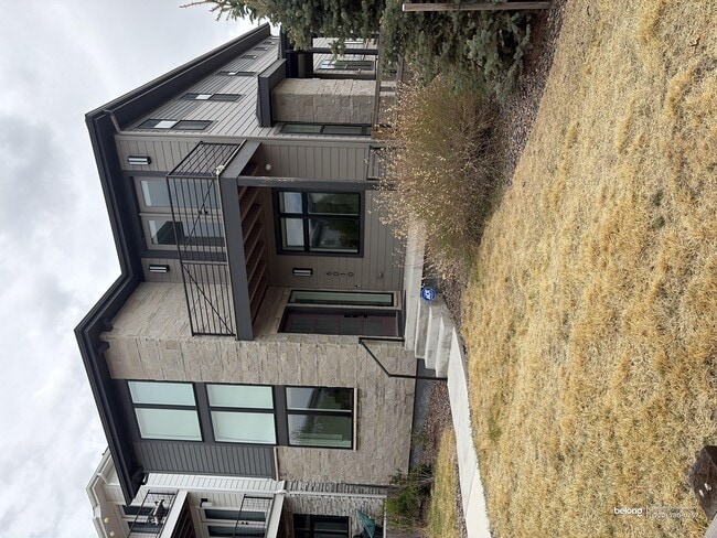 Photo - 6010 N Perth St