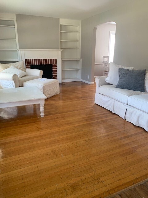 Photo - 641 W 44th St