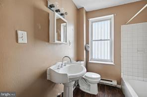 Photo - 301 W York St