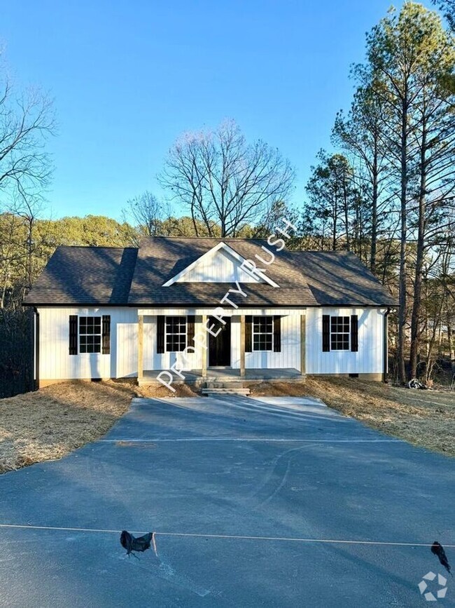 Building Photo - 2255 Eaton Dr SE Rental
