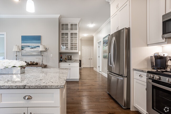 2BR, 2BA - Water Pointe