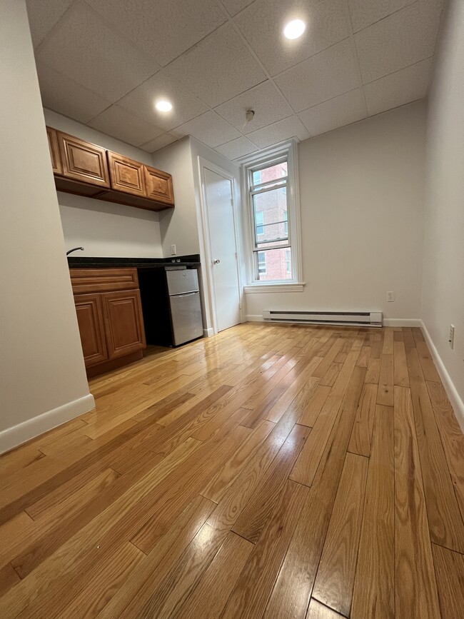 302 Newbury St