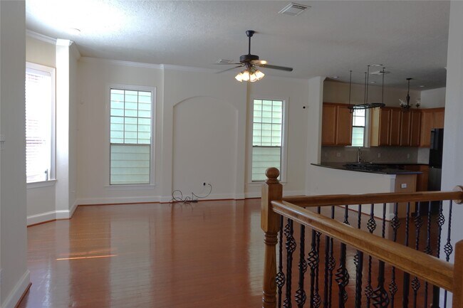 Photo - 1006 Temple St