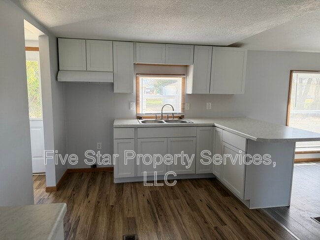 Photo - 101 S Kennedy Ave