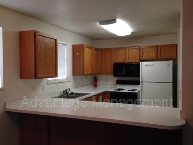 Photo - 621 N 1570 W