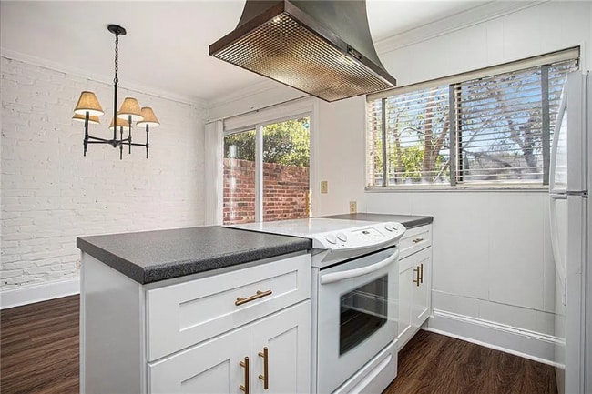 Photo - 3121 Colonial Way Unidad E