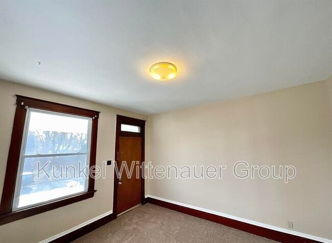 Photo - 907 N Church St