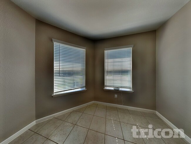 Photo - 417 Palomino Stand Dr