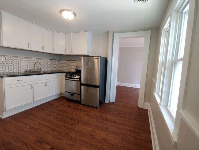 Photo - 876 Niagara St Unidad Upper Rear