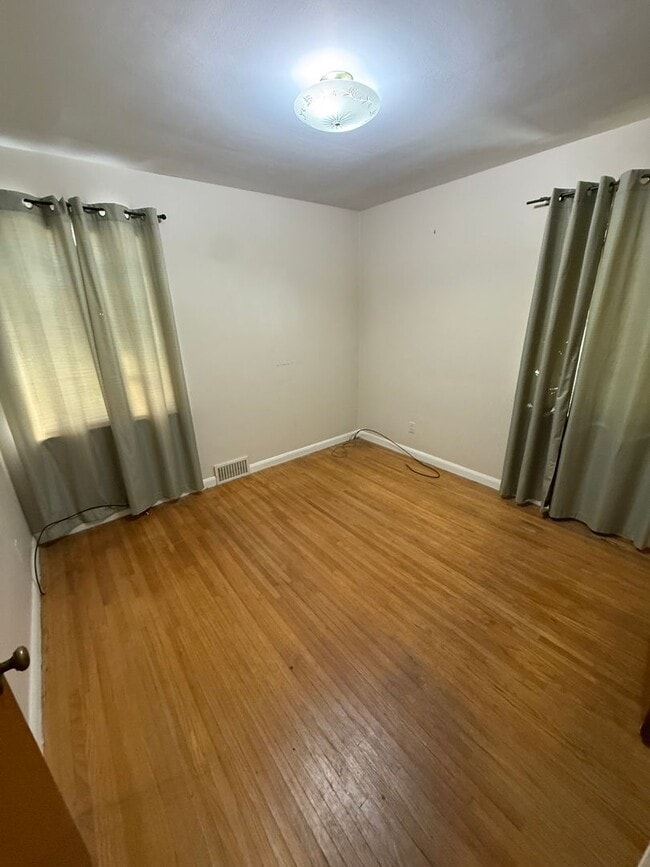 Photo - Powhattan2677 Unit Lower