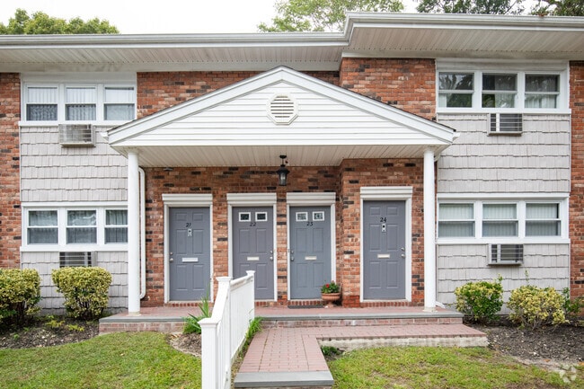 Maple Crest Apartments