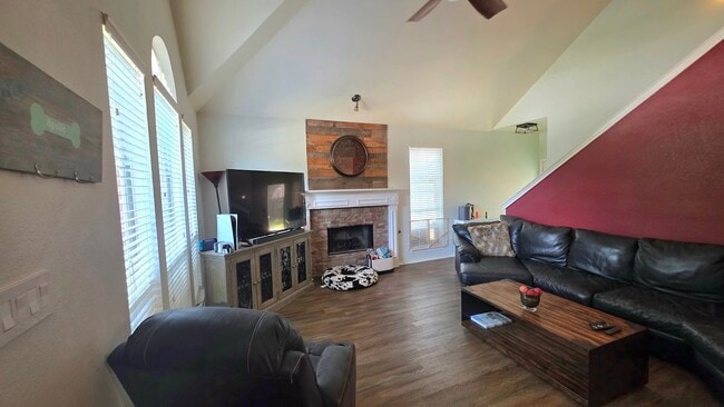 Photo - 1704 Shady Creek Dr