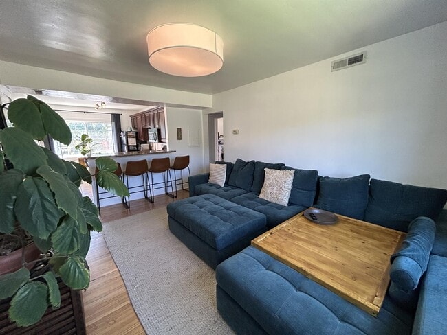 Building Photo - 808 E 300 S