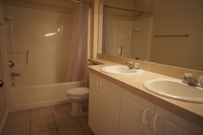 Photo - Lovely Condo in The Greens at West End