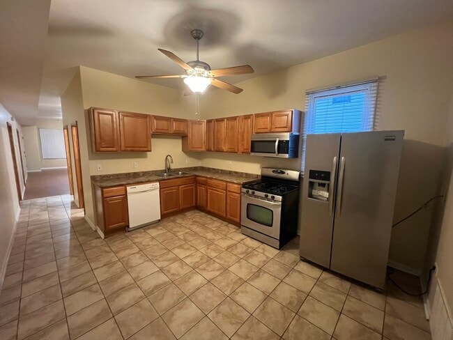 Photo - 2028 N Hamlin Ave