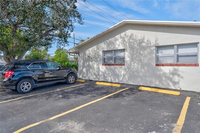 Photo - 856 SW 10th St Apartment Unit #1