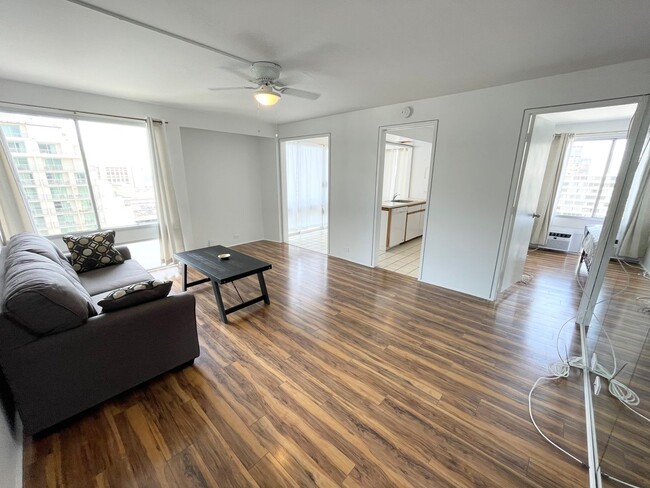 2 bedroom, 2 bathroom w/ Parking in Waikiki! - 2 bedroom, 2 bathroom w/ Parking in Waikiki! House