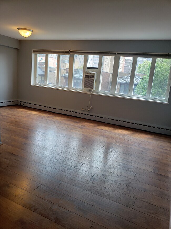 Photo - 700 W Bittersweet Pl Unit 405