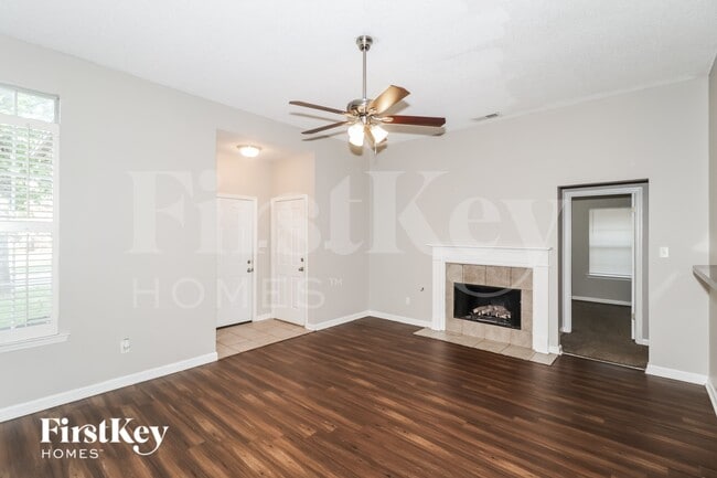 Photo - 865 Abbey Grove Ln