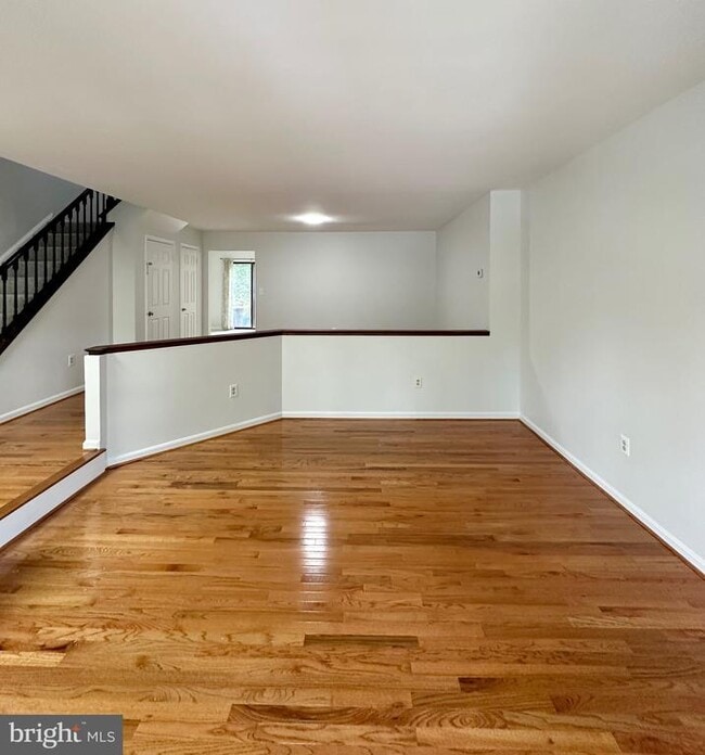 Building Photo - 2868 Kelly Square