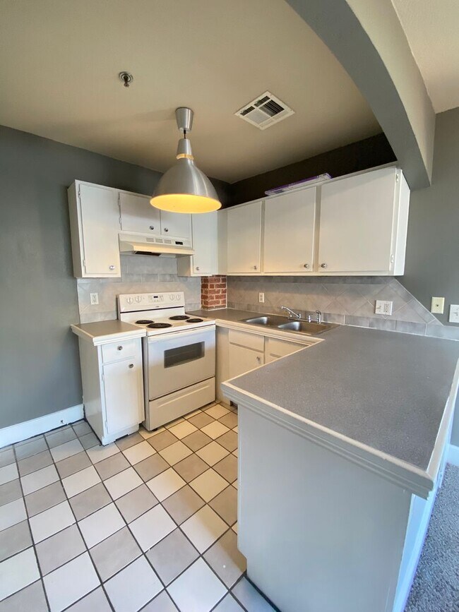 Photo - 1 bed 1 bath in Paseo District Unit 514 NW 27th St, Apt 2