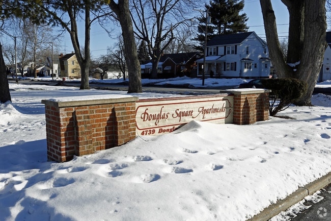 Photo - Douglas Square Apartments II