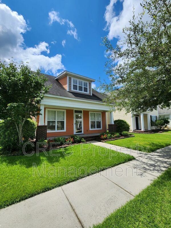 Photo - 103 Foxglove Ave