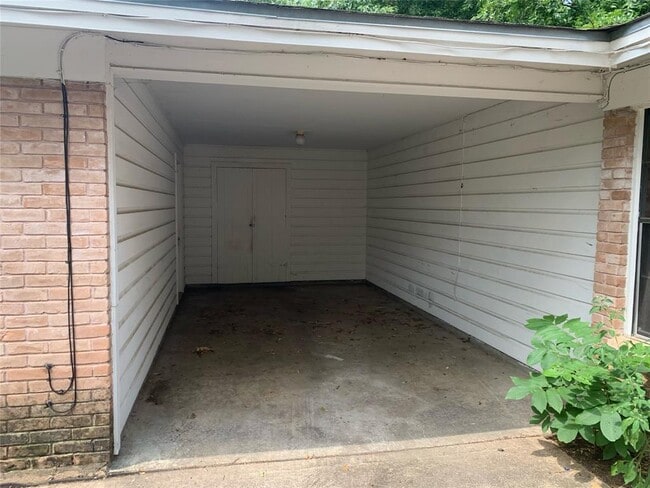 Photo - 1900 Fairlawn Ln