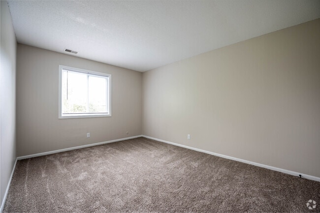 2BR, 2BA - 840SF - Bedroom