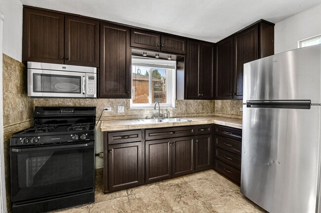 Photo - 4 bedroom, 2 bath home in Park Hill