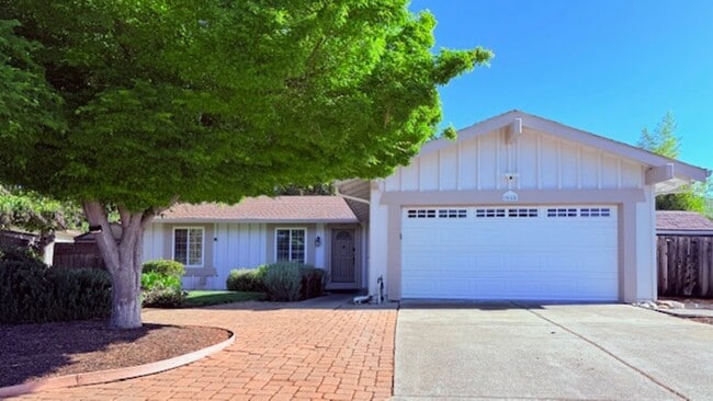Building Photo - Charming 3BD/2BA, Single-Story, Ranch-Style Home in Broadmoor Area of San Ramon- Available NOW!