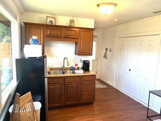 Photo - 5718 Sands Point Dr Unit 1