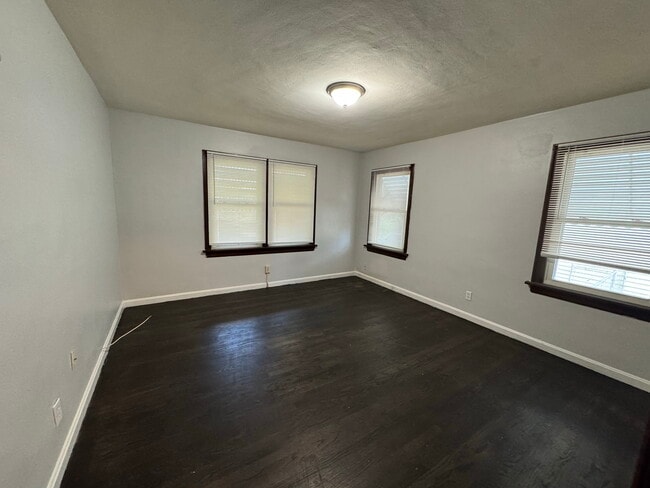 Photo - 2434 Akins Dr