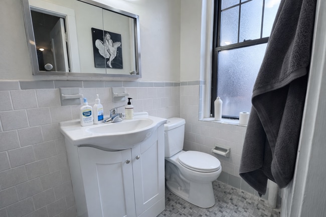 Photo - 31 Queensberry St Unit 20