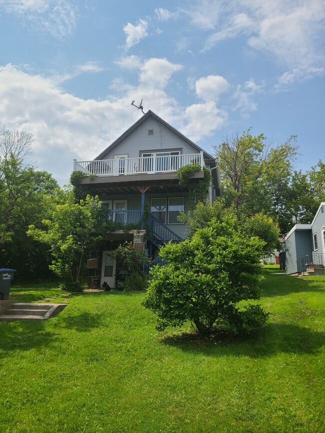 Photo - 15 E 10th St Unit 3