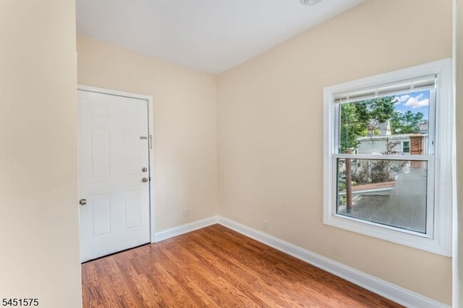 Photo - 473 Flagg St
