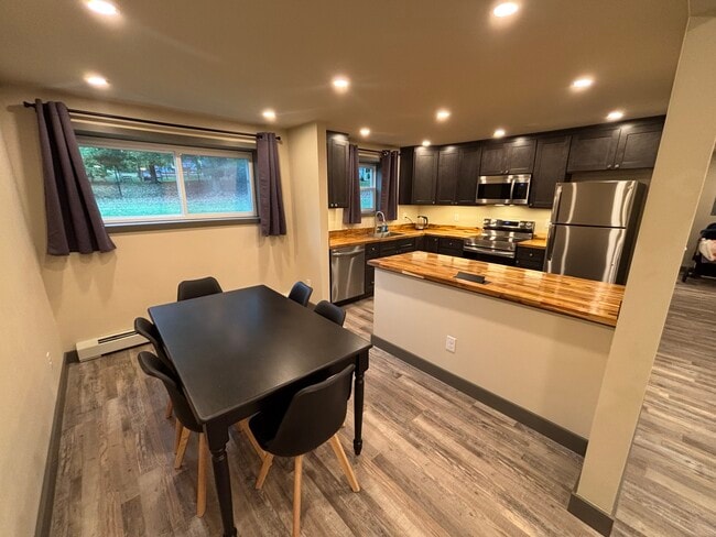 Building Photo - 124 Eastern Heights Dr Unit A