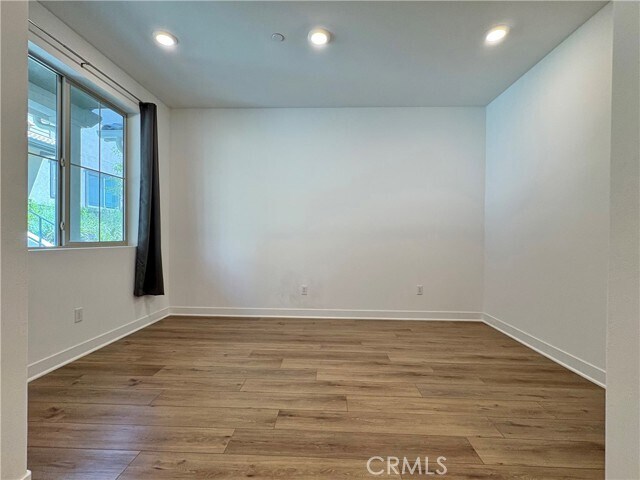 Photo - 2113 Crescent Moon